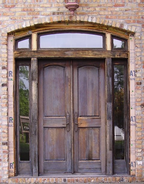 close old wood door